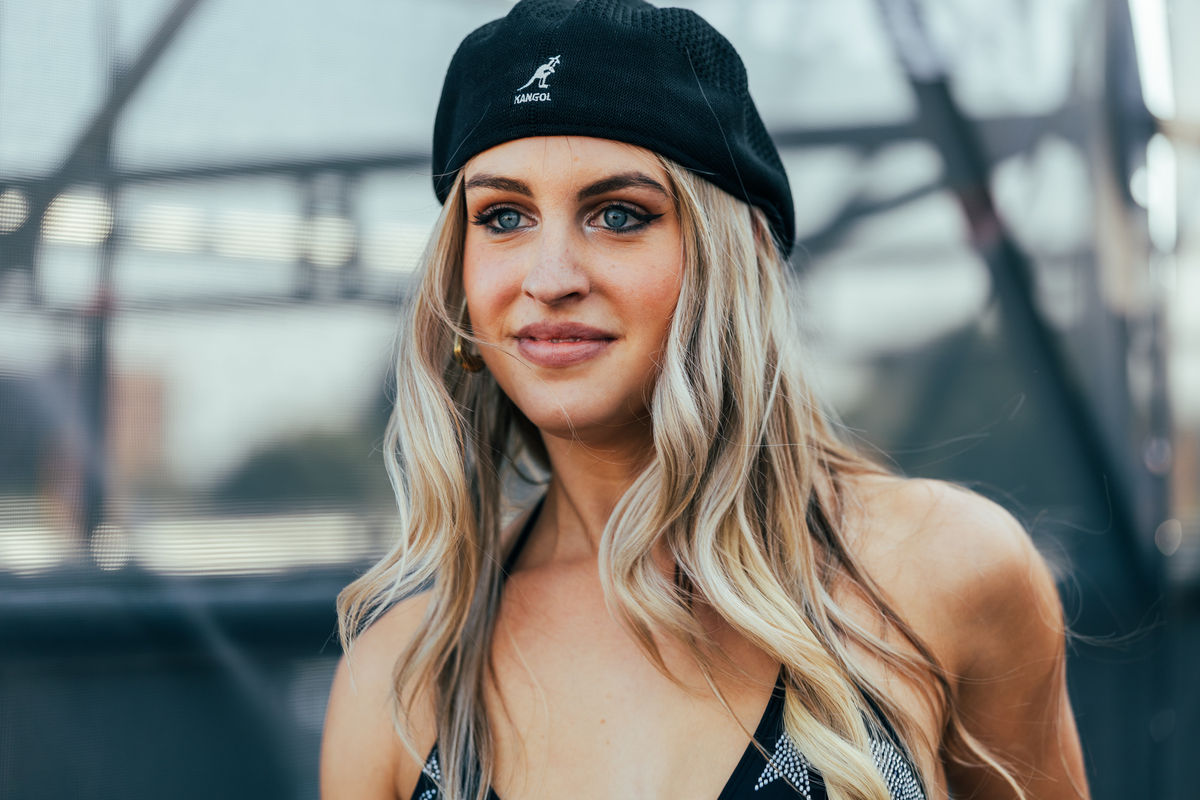 Loading... just a sec